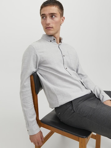 pilka JACK & JONES Priglundantis modelis Marškiniai 'Classic'