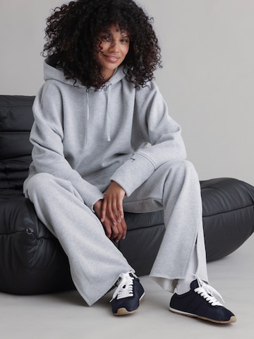 Loosefit Pantaloni sportivi 'Cosy Sweat' di Hey Honey in grigio