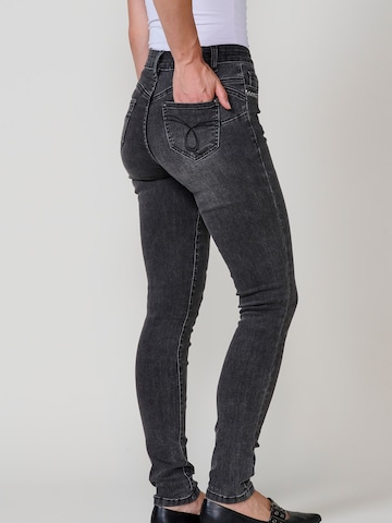 KOROSHI Skinny Jeans in Schwarz