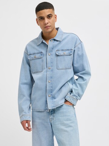 JACK & JONES Tussenjas 'JJIChase' in Blauw: voorkant