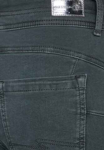 STREET ONE Slimfit Jeans in Grün