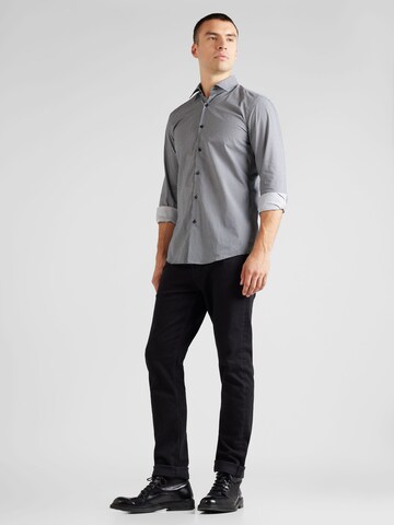 juoda HUGO Priglundantis modelis Marškiniai 'Kenno'