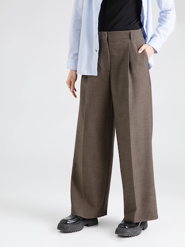 TOPSHOP Wide leg Pleat-Front Pants in Brown: front