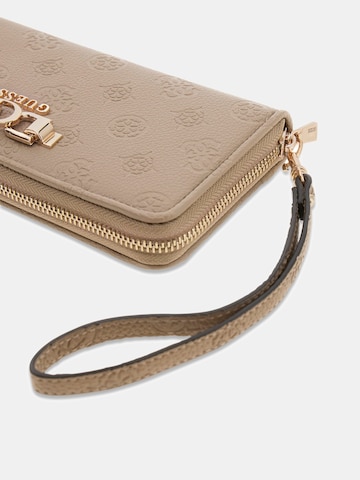 GUESS Peněženka 'ANISE' – hnědá