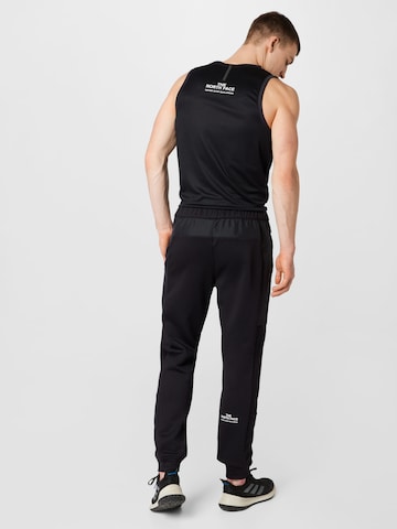 Tapered Pantaloni sport de la THE NORTH FACE pe negru