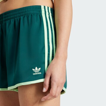 Loosefit Pantalon 'Adicolor' ADIDAS ORIGINALS en vert