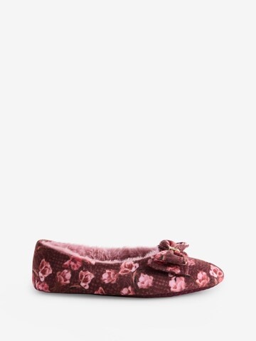 B by Ted Baker Pantofle – hnědá