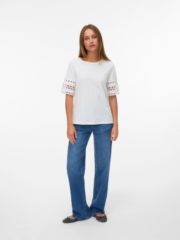 VERO MODA - Camiseta 'VMIVACY' en blanco