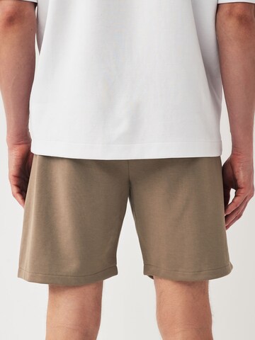 regular Pantaloni di Next in marrone