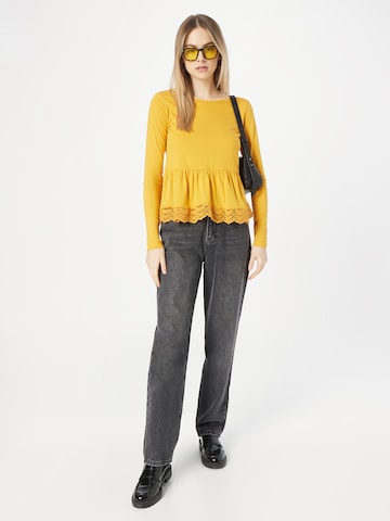 ABOUT YOU Shirt 'Cora' in Yellow