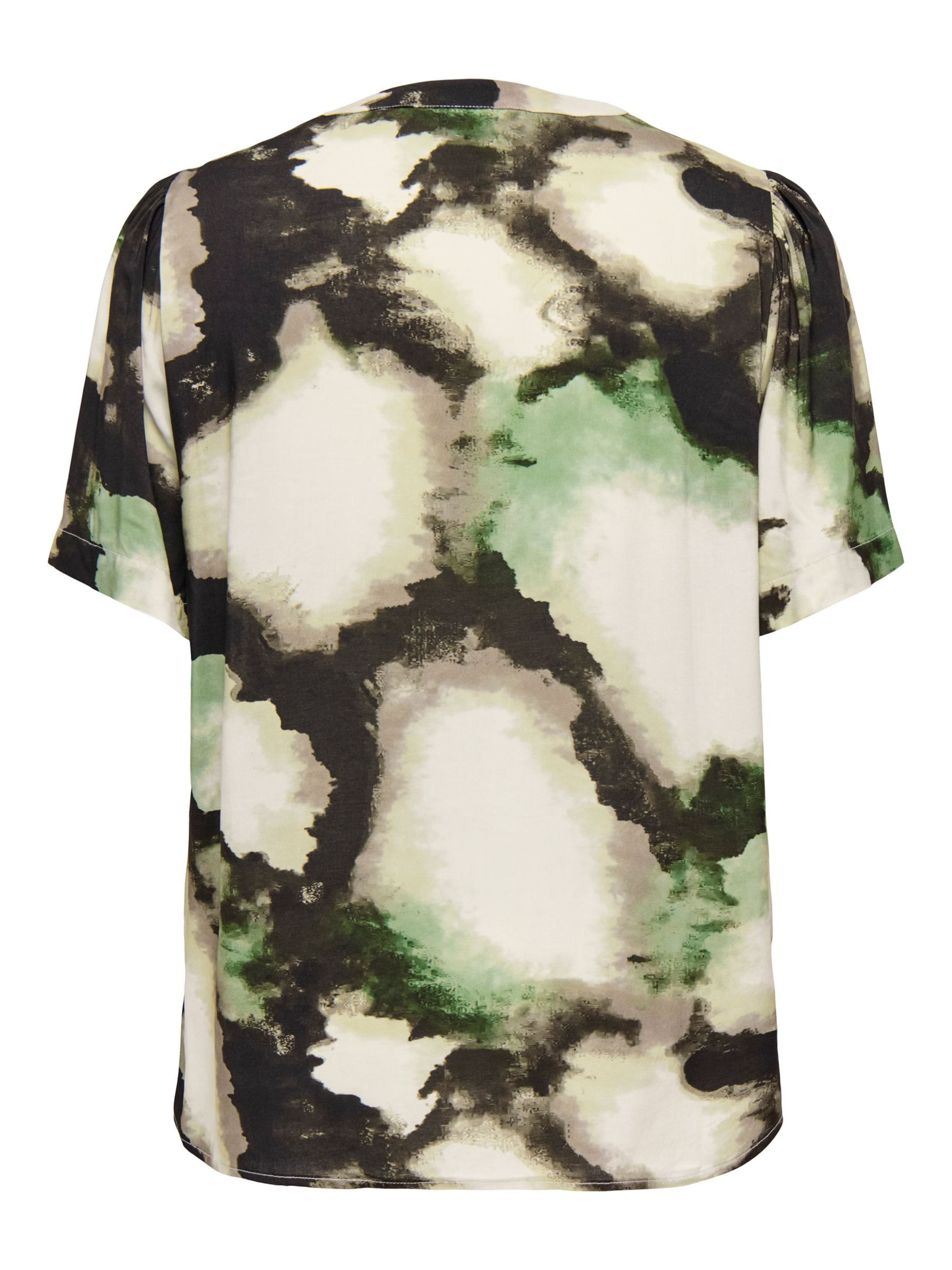 Maglietta di ONLY Carmakoma in beige