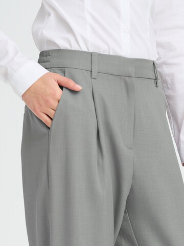regular Pantaloni con piega frontale 'IHFAVA' di ICHI in grigio