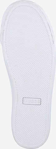 Sneaker low 'Kerrie' de la GUESS pe alb