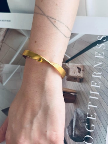 Braccialetto 'Golden Arc' di Les Reines in oro: frontale
