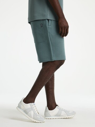 CHASIN' Regular Broek ' State.S Scuba ' in Groen