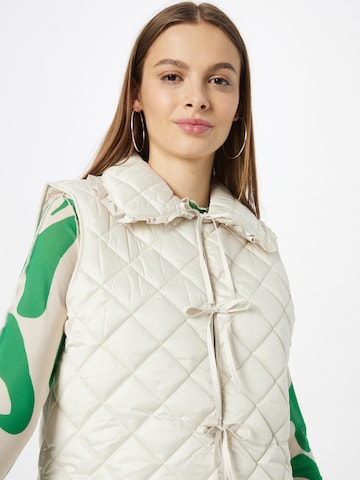 Monki Bodywarmer in Wit