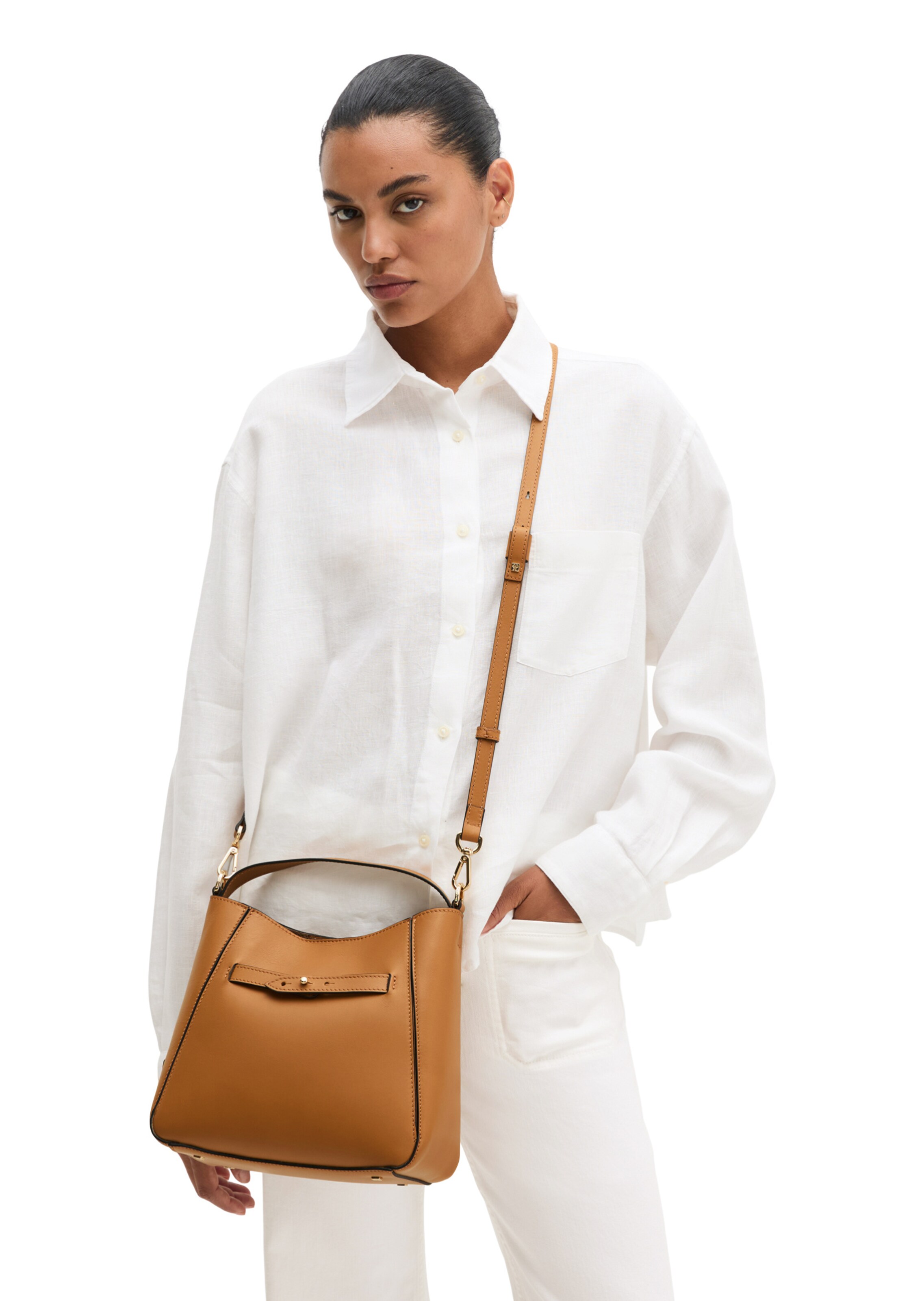Marc O'Polo Schultertasche in Braun: Vorderseite