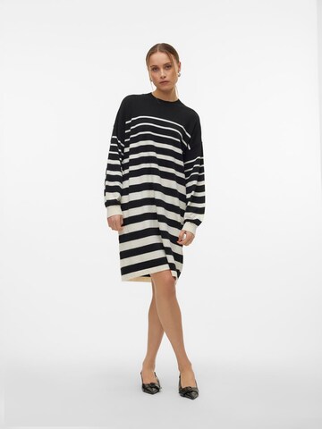 Robes en maille 'VMRAIN' VERO MODA en noir