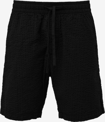 QS - Calças em preto: frente