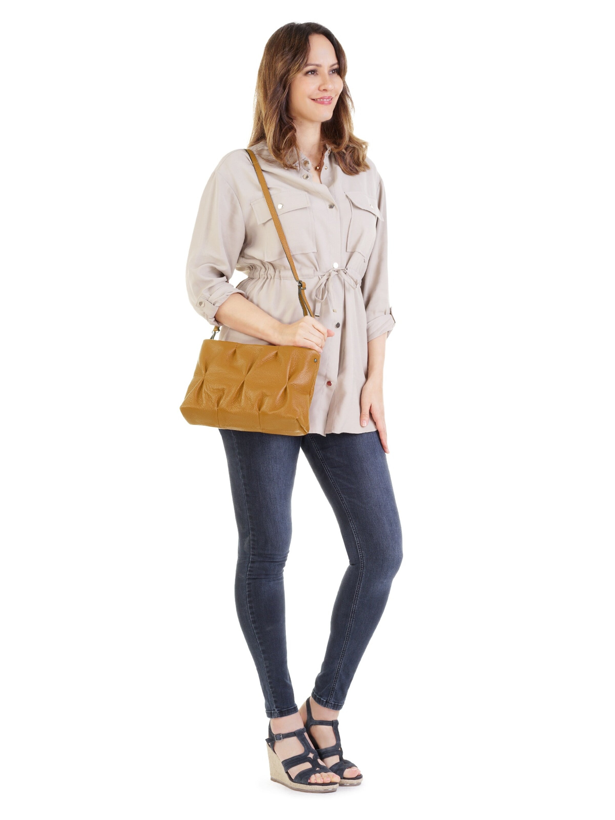 Cluty Crossbody Bag in Yellow: front