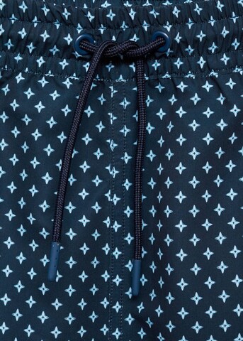 MANGO MAN Badeshorts 'Geo' in Blau