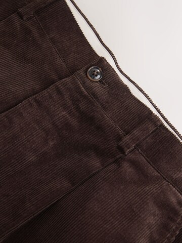 Next Loosefit Bandplooibroek in Bruin