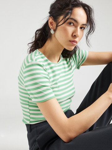 T-shirt 'RUKA' PIECES en vert