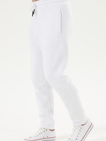 LOUIS LECLER Slim fit Trousers 'Lucien' in White