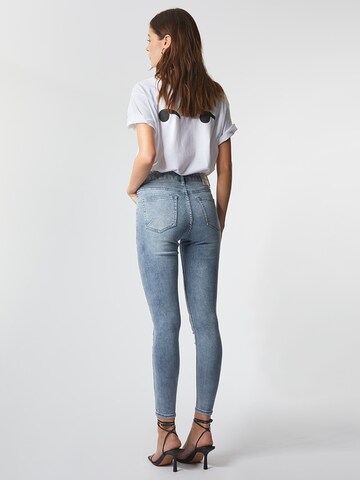 Young Poets Skinny Jeans 'Ania' in Blau