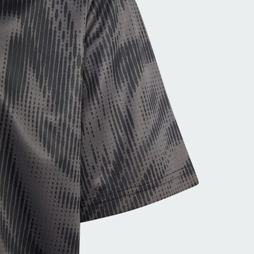 ADIDAS SPORTSWEAR - Camisa funcionais em cinzento