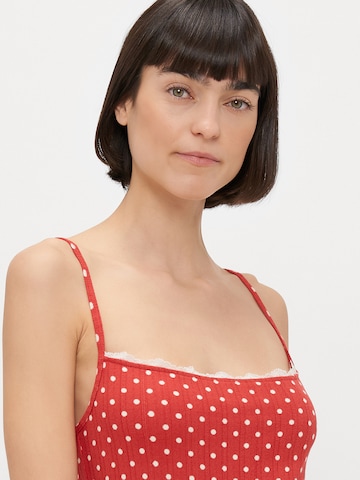 Abercrombie & Fitch Tričko na spaní – červená