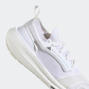 Chaussure de course ADIDAS BY STELLA MCCARTNEY en blanc