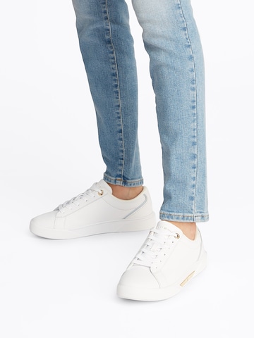 TOMMY HILFIGER Platform trainers 'CHIC' in White