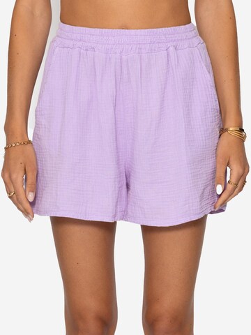 SASSYCLASSY Regular Pants in Purple: front