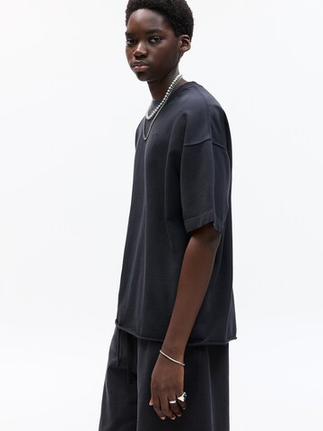Pull&Bear Tričko 'STWD' – černá: přední strana