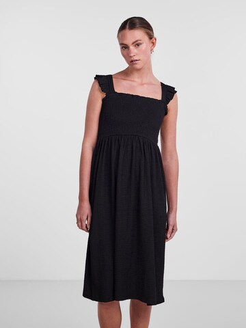 PIECES Letní šaty 'Keegan' – černá: přední strana