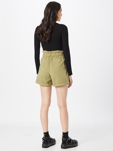 Urban Classics Loose fit Trousers in Green