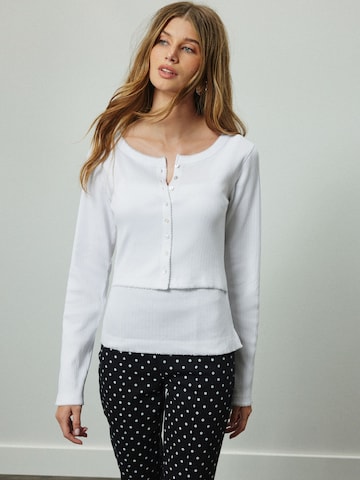 T-shirt Next en blanc : devant