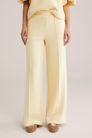 WE Fashion - Loosefit Pantalón en amarillo: frente