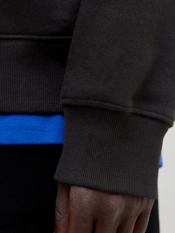 Sweat-shirt 'JJEACE' JACK & JONES en noir