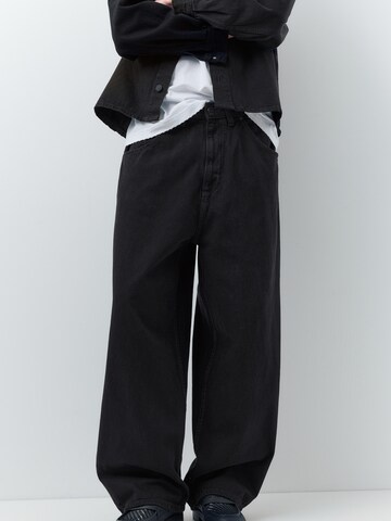 Pull&BearBaggy Traperice - crna boja: prednji dio