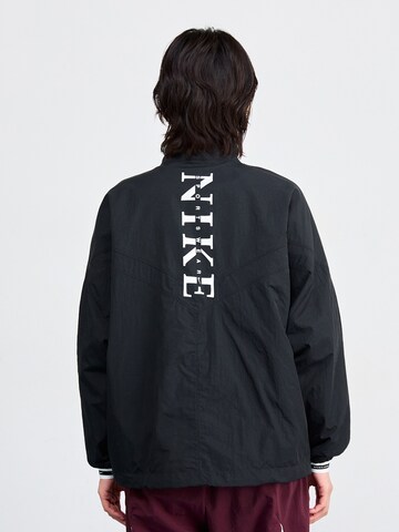Nike Sportswear Kurtka przejściowa w kolorze czarny: przód