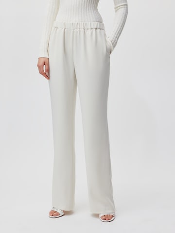 LeGer by Lena Gercke Loose fit Trousers 'Aylin Tall' in White: front