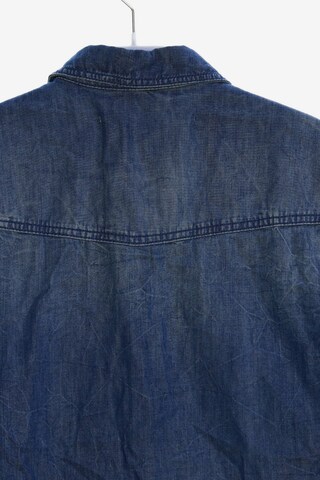 ADRIAN HAMMOND Button Up Shirt in S in Blue