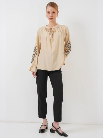 Bigdart Blouse in Beige