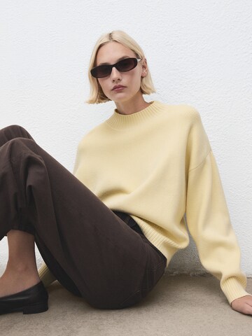 MANGO Sweater 'Rino' in Yellow: front
