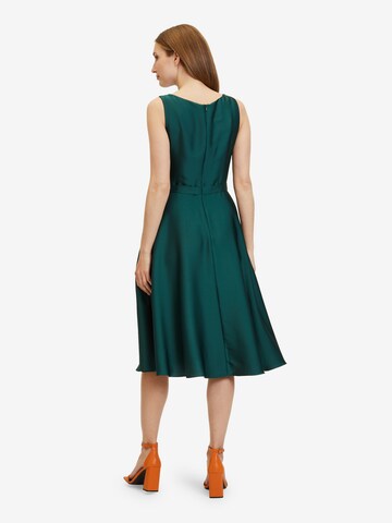 Robe de cocktail Vera Mont en vert