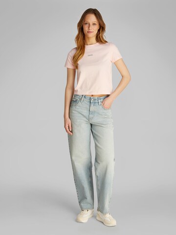 Maglietta di Calvin Klein Jeans in rosa