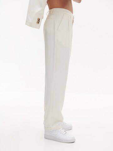 Smiles Regular Pleated Pants 'Marlo' in White