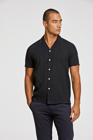 Lindbergh Regular fit Traditional Button Up Shirt in Black: front